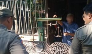 Kursi Besi, Pemkot Surabaya, Tempat Rongsok