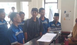 Warga Tambak Wedi,DPRD Surabaya,