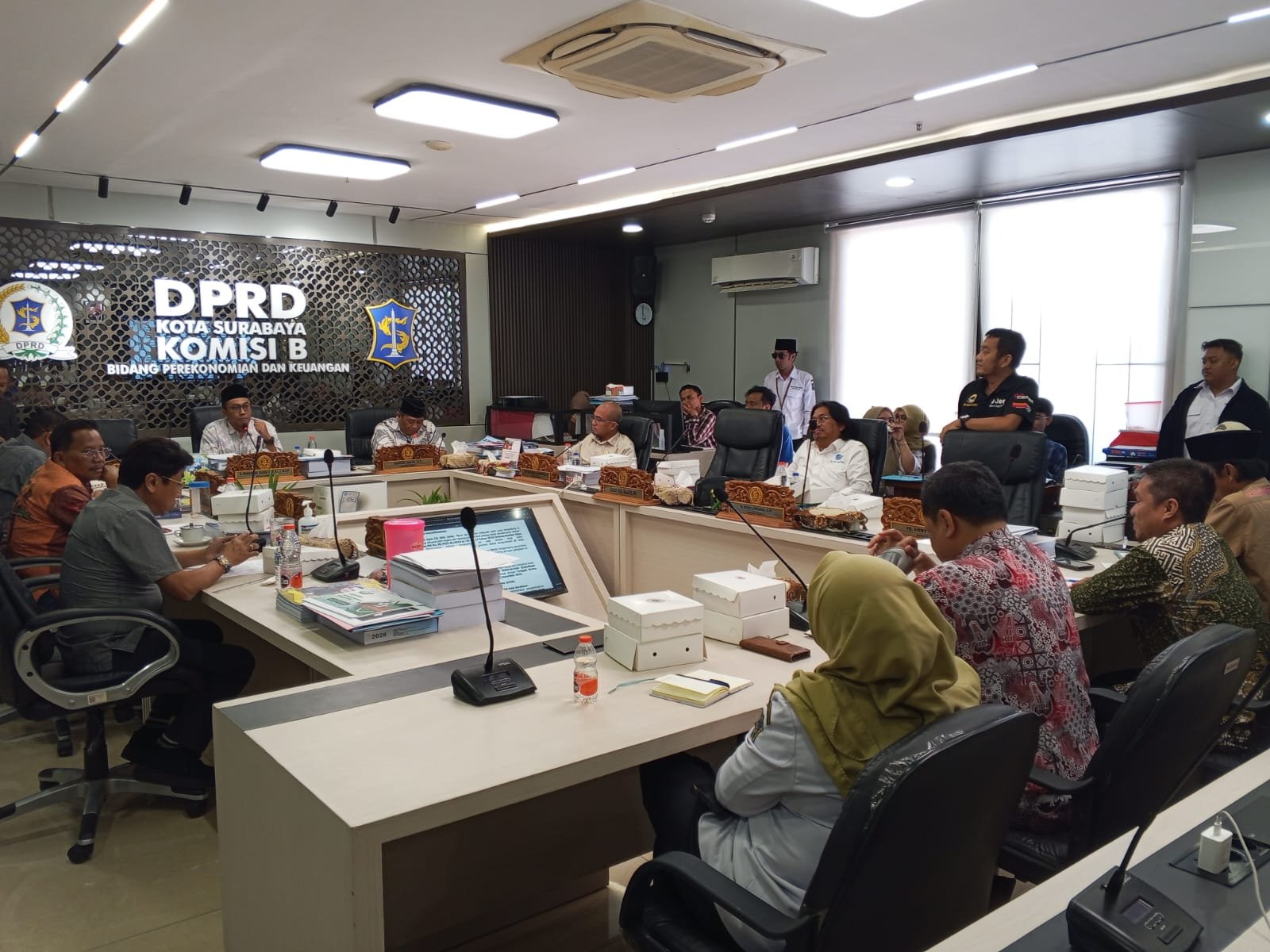 Komisi B DPRD Surabaya
