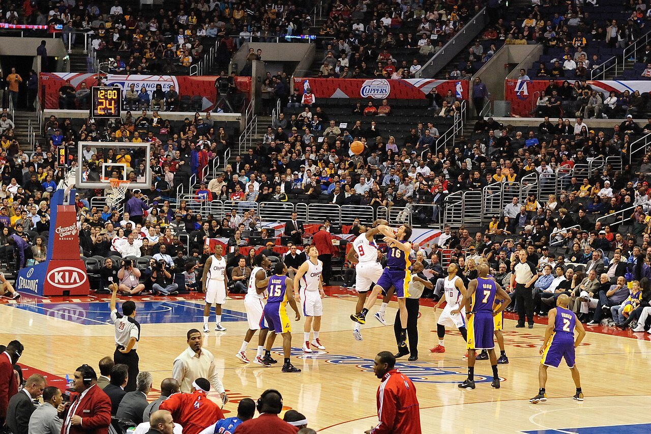 laga sengit lakers vs clippers di intuit dome prediksi kekua